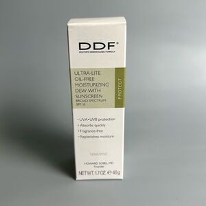 DDF Ultra-Lite Moisturizing Dew with Sunscreen *NEW IN BOX*